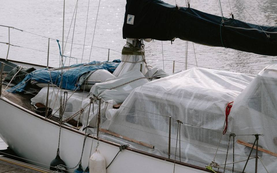 Choosing Full Enclosures, Mooring Tarps, and Trailering Covers